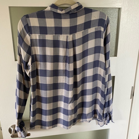 Button down top - Picture 8 of 9